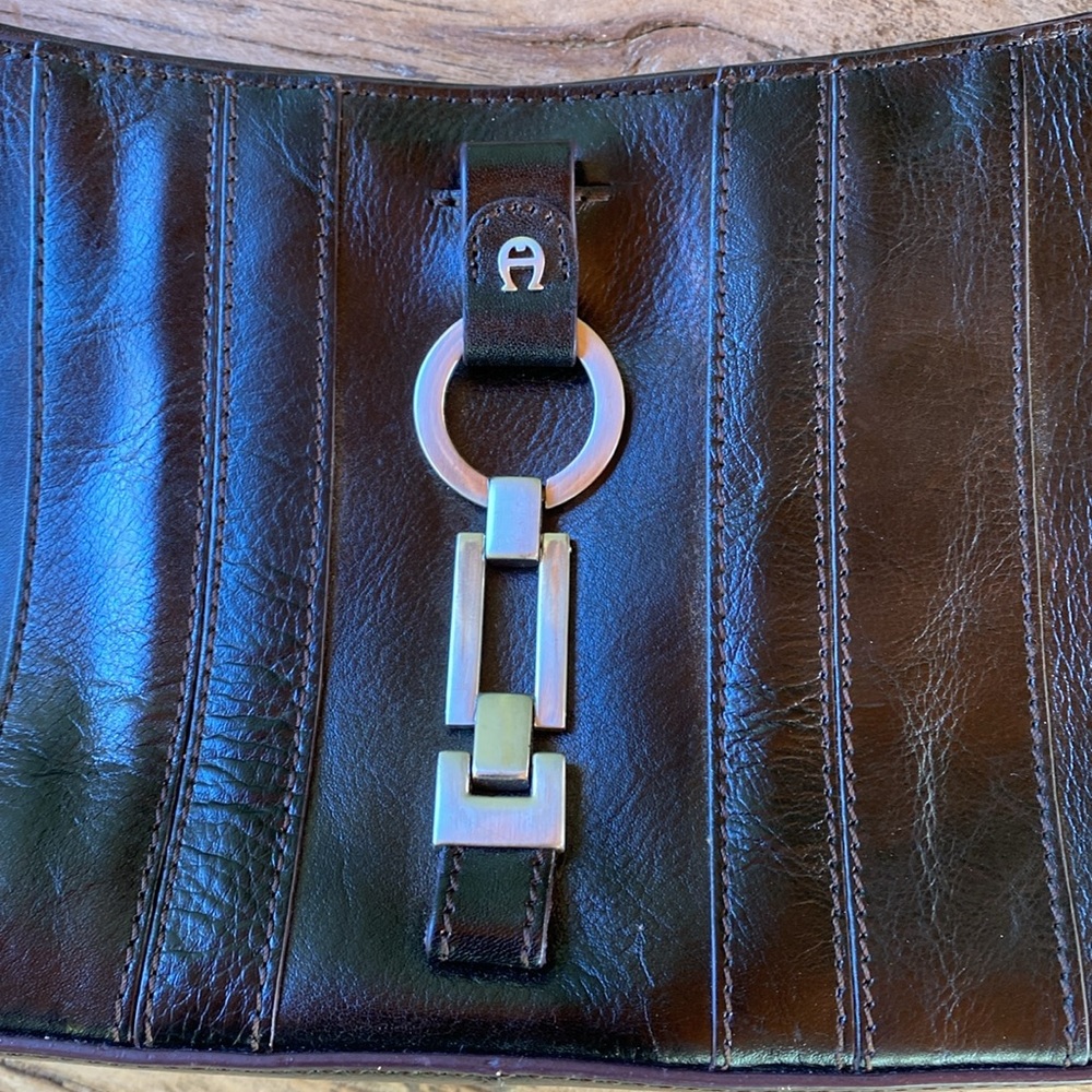 Vintage Aigner black leather handbag - Picture 2 of 14